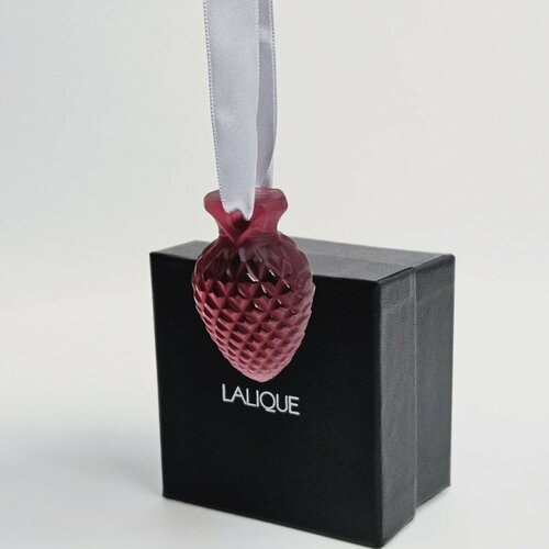 Ёлочная игрушка шишка Lalique красная No.6483 Lalique