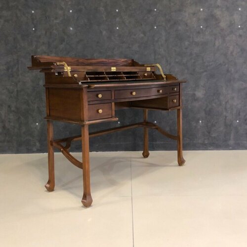 Секретер DOMKORLEONE из маcсива красного дерева (mahogany wood) с кожаным бюваром, цвет орех LBW