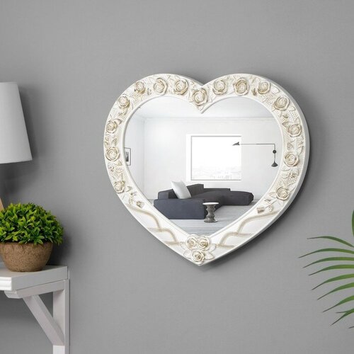 Зеркало настенное "Сердце" ,41х35 см, белый с золотом 7912650 .
