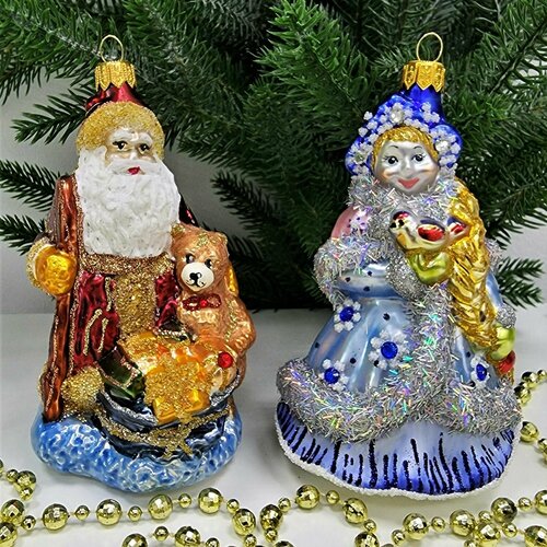 Набор авторских елочных игрушек из стекла Irena-Co Дед Мороз с мишкой и Снегурочка (Дед Мороз - 13,5х7х7см Снегурочка - 13х8,5х7,5см)